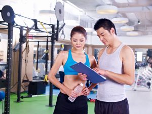 Cara Memilih Personal Trainer yang Berkualitas: Panduan Lengkap untuk Kebugaran Optimal