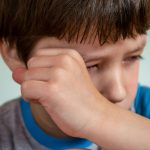 Tips Menghadapi Anak yang Menangis Saat Gagal dalam Lomba: Membangun Mental Juara Sejati